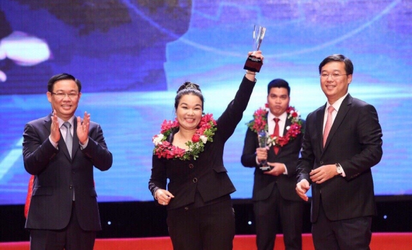 Vinh danh top 10 doanh nhân trẻ khởi nghiệp xuất sắc 2018