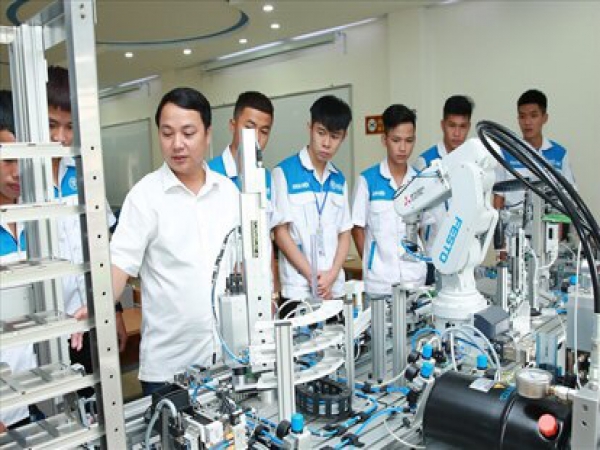Phát triển nguồn nhân lực chất lượng cao - sự sống còn của doanh nghiệp